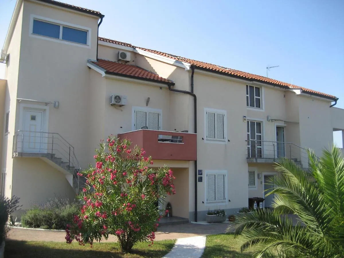 Apartman Villa „Drei Palmen“